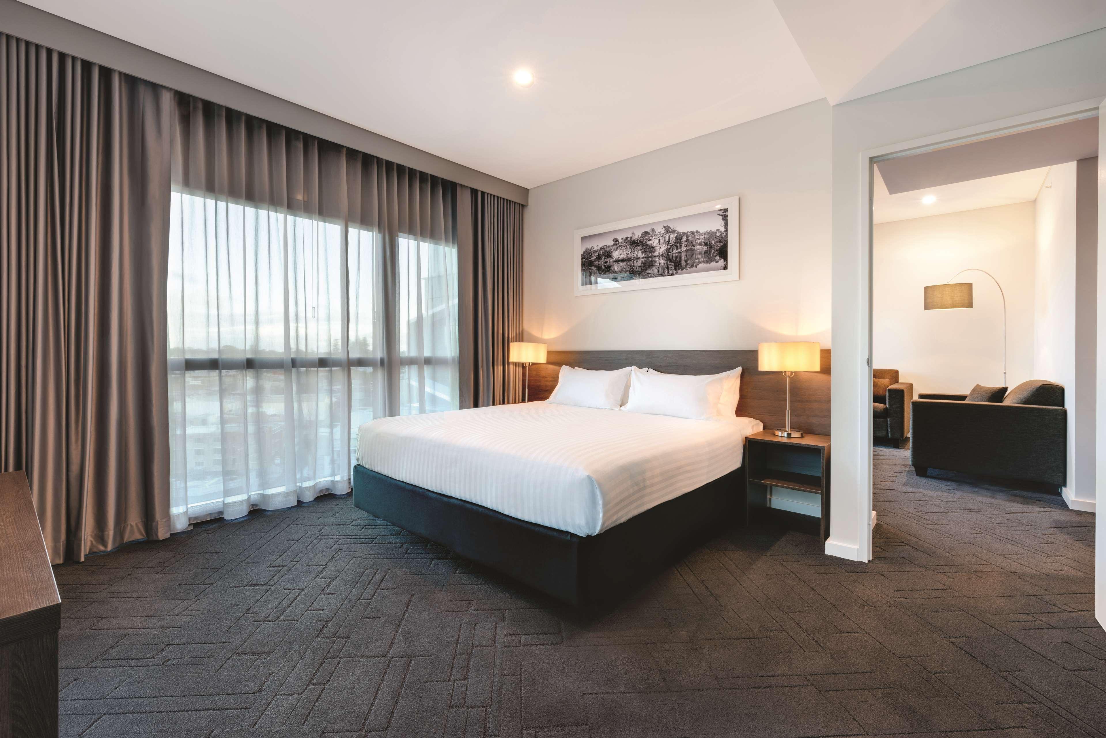 Vibe Hotel Subiaco Пърт Екстериор снимка