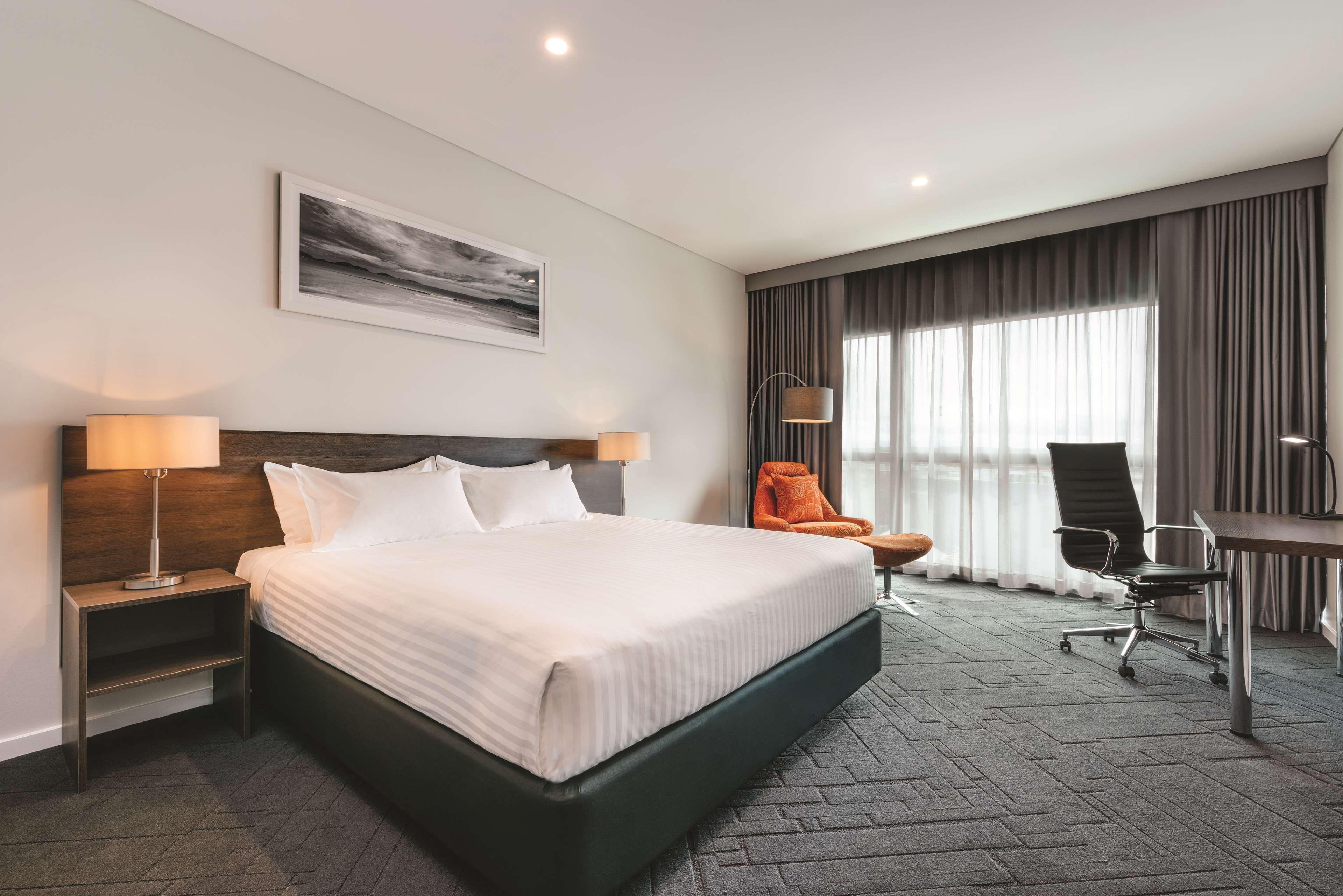 Vibe Hotel Subiaco Пърт Екстериор снимка