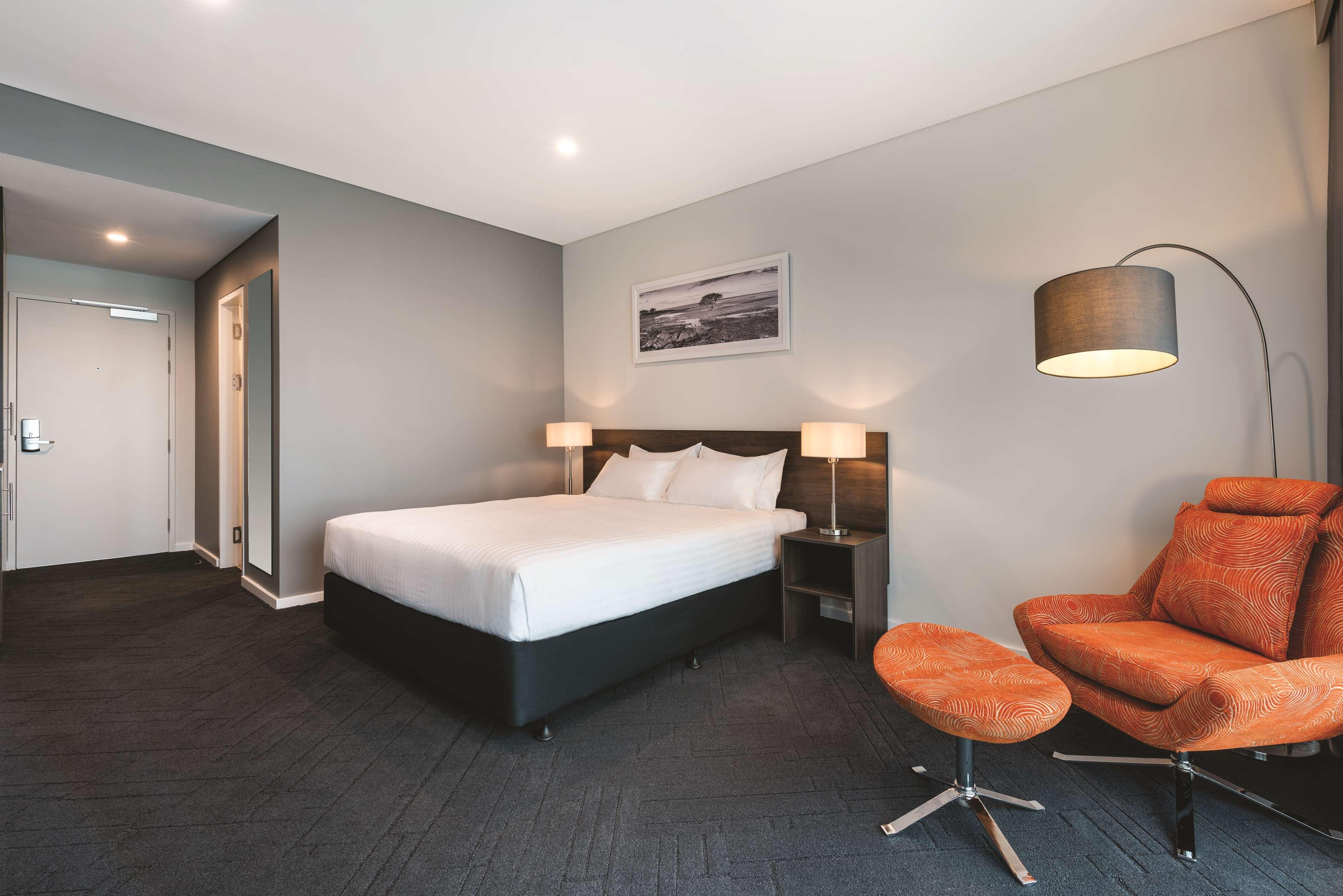 Vibe Hotel Subiaco Пърт Екстериор снимка