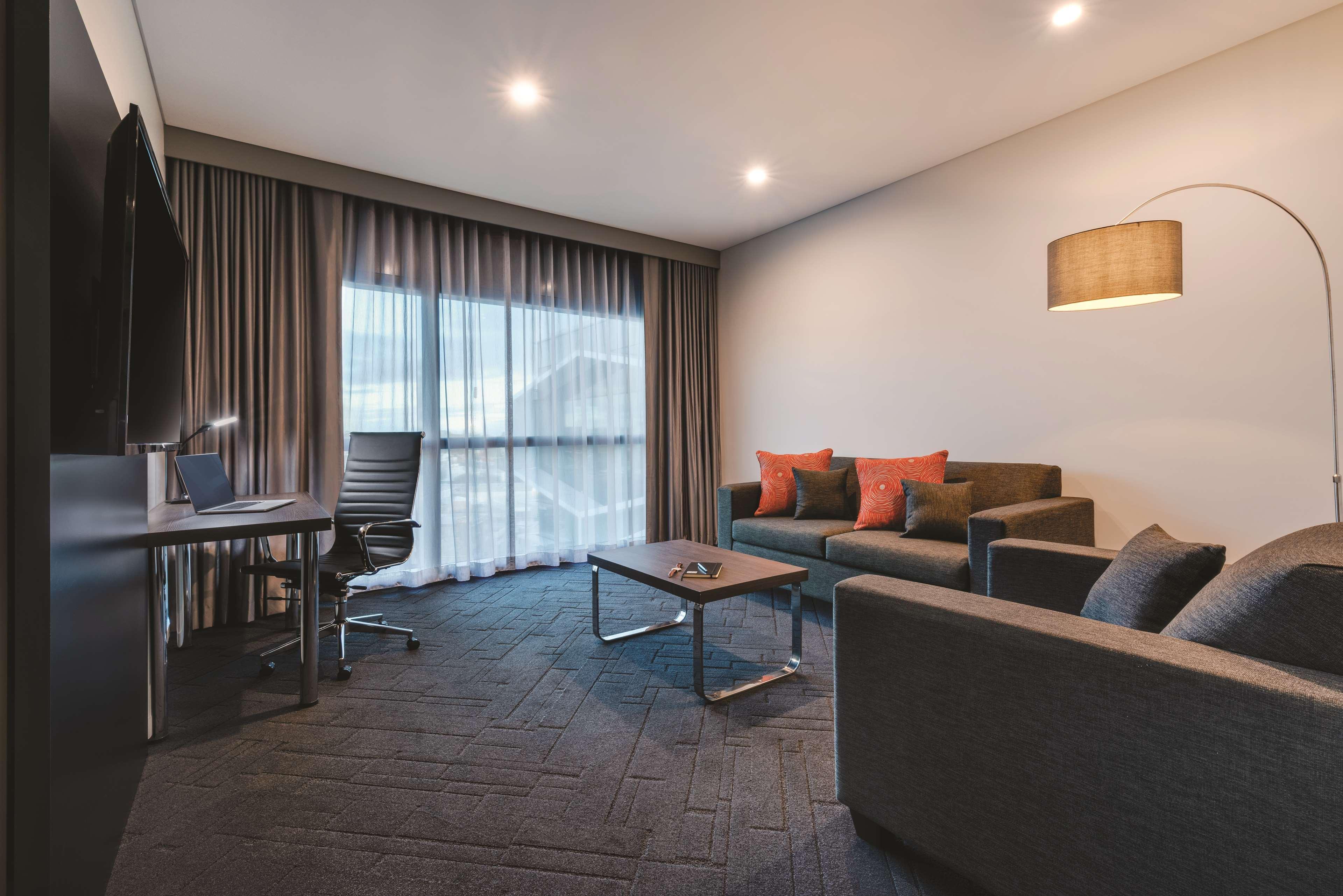 Vibe Hotel Subiaco Пърт Екстериор снимка