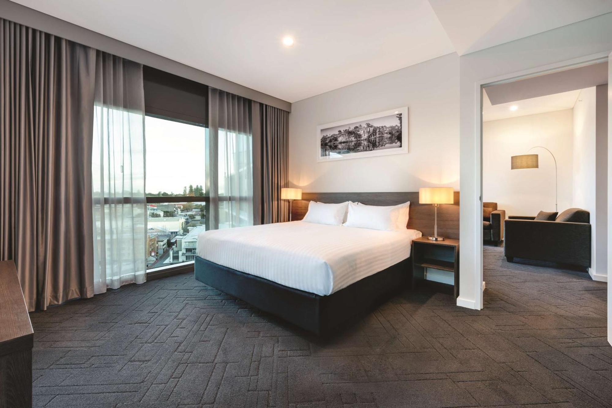 Vibe Hotel Subiaco Пърт Екстериор снимка