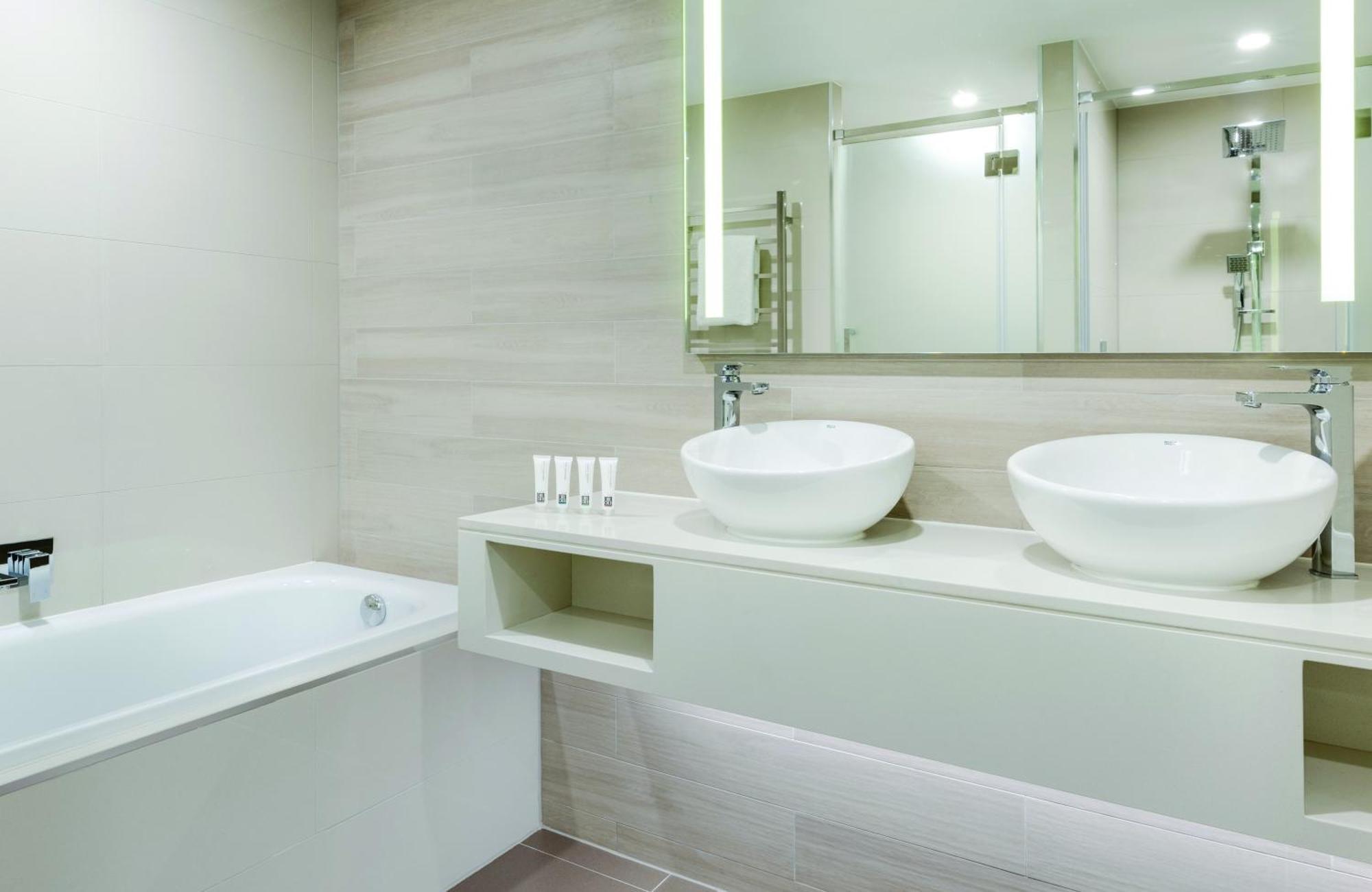 Vibe Hotel Subiaco Пърт Екстериор снимка